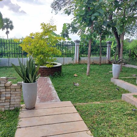 Green Shield Resort Anuradhapura Exterior foto
