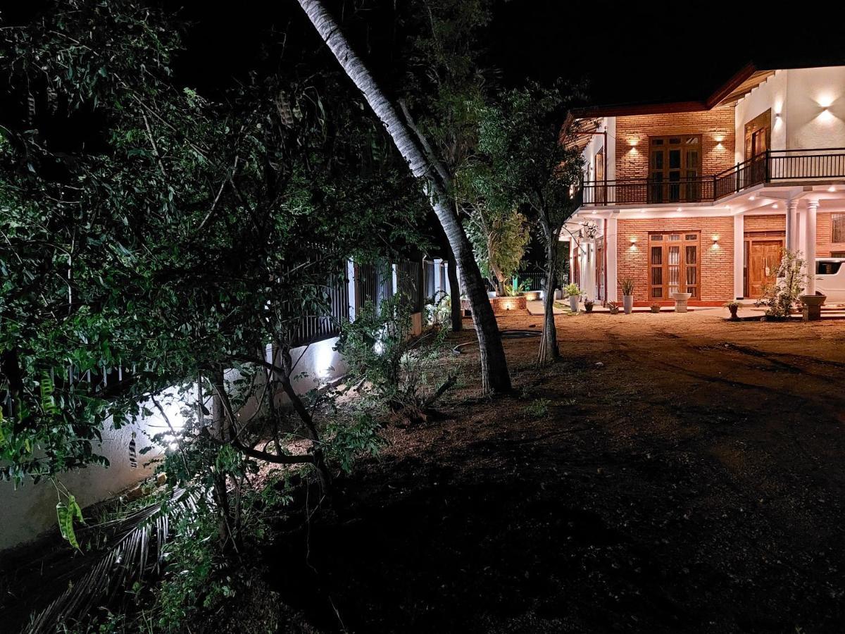 Green Shield Resort Anuradhapura Exterior foto