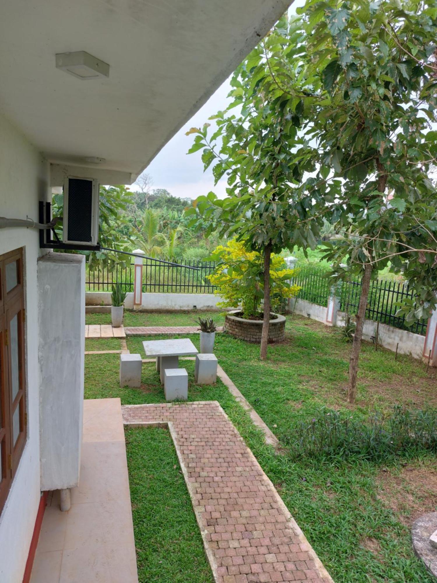 Green Shield Resort Anuradhapura Exterior foto