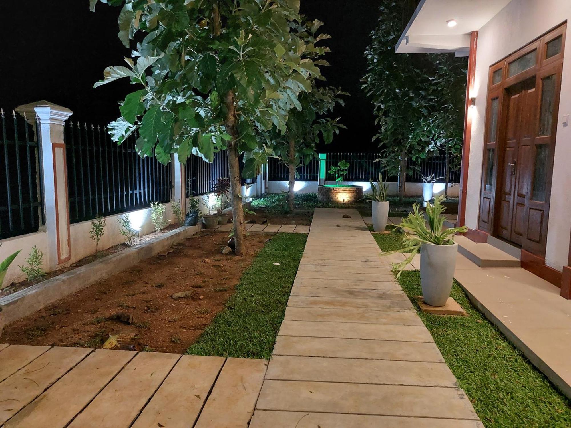 Green Shield Resort Anuradhapura Zimmer foto