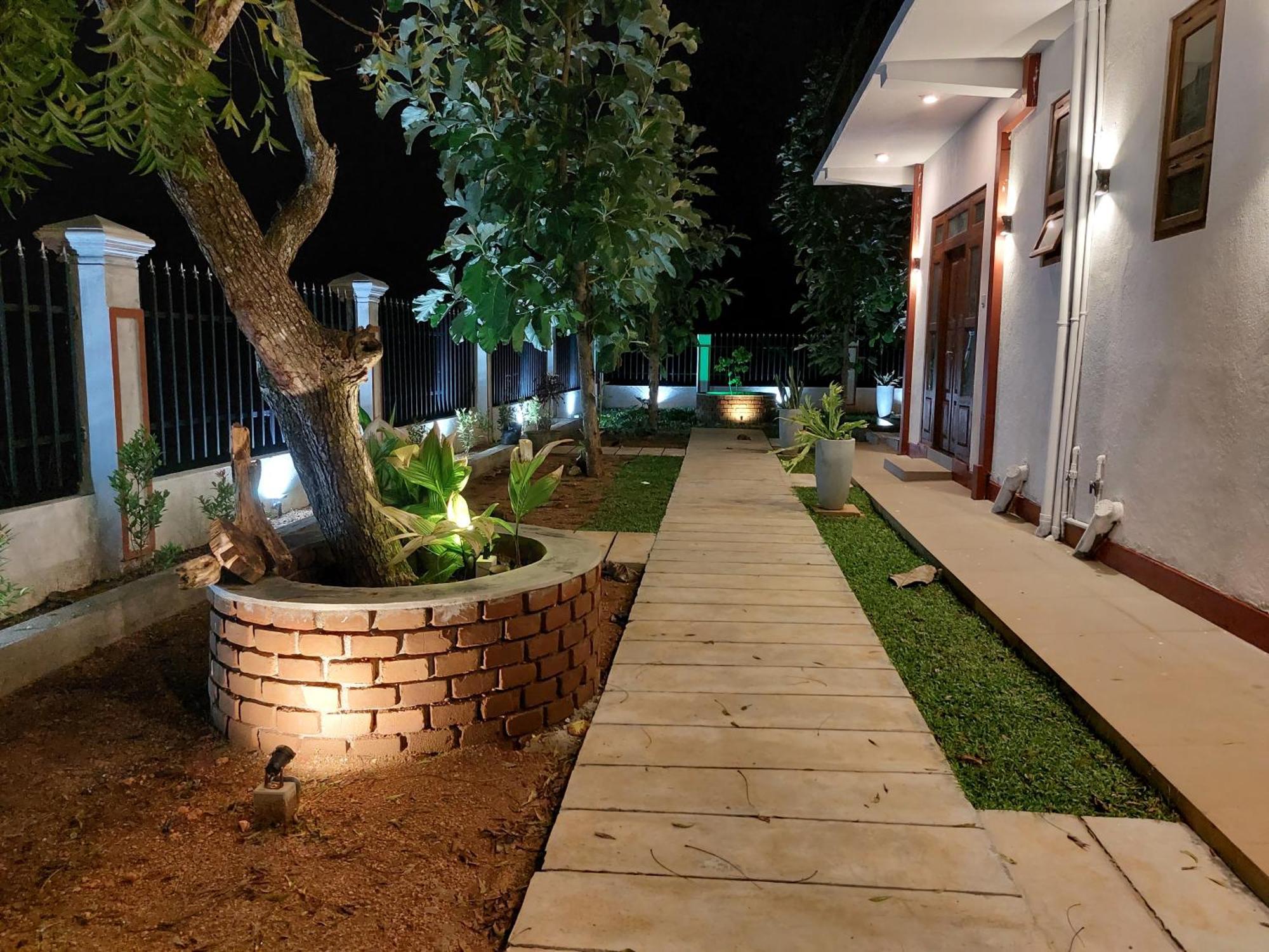 Green Shield Resort Anuradhapura Zimmer foto